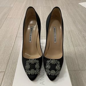 Manolo Blahnik black Hangisi 37.5/7.5. 105mm pumps